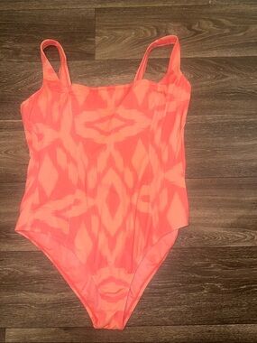 Women’s Coral Pattern One-Piece Swimsuit